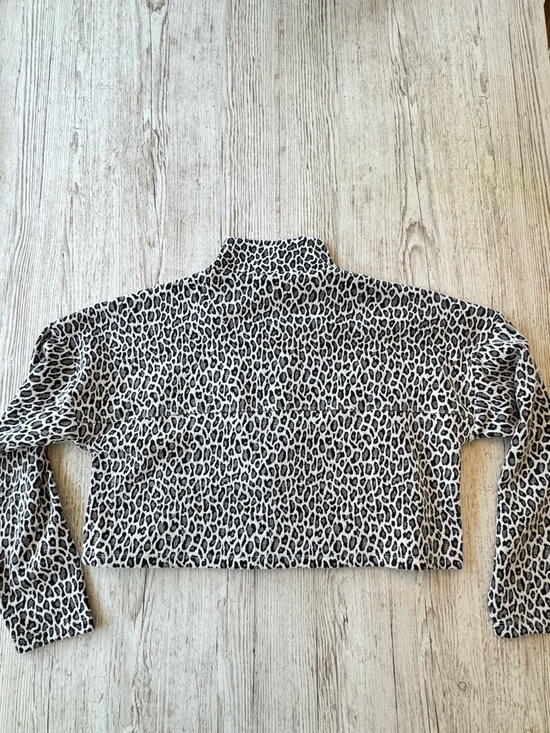 Forever 21 Leopard Animal Print Boxy Crop 1/4 Zip Pullover Sweatshirt Pockets M - Picture 4 of 8